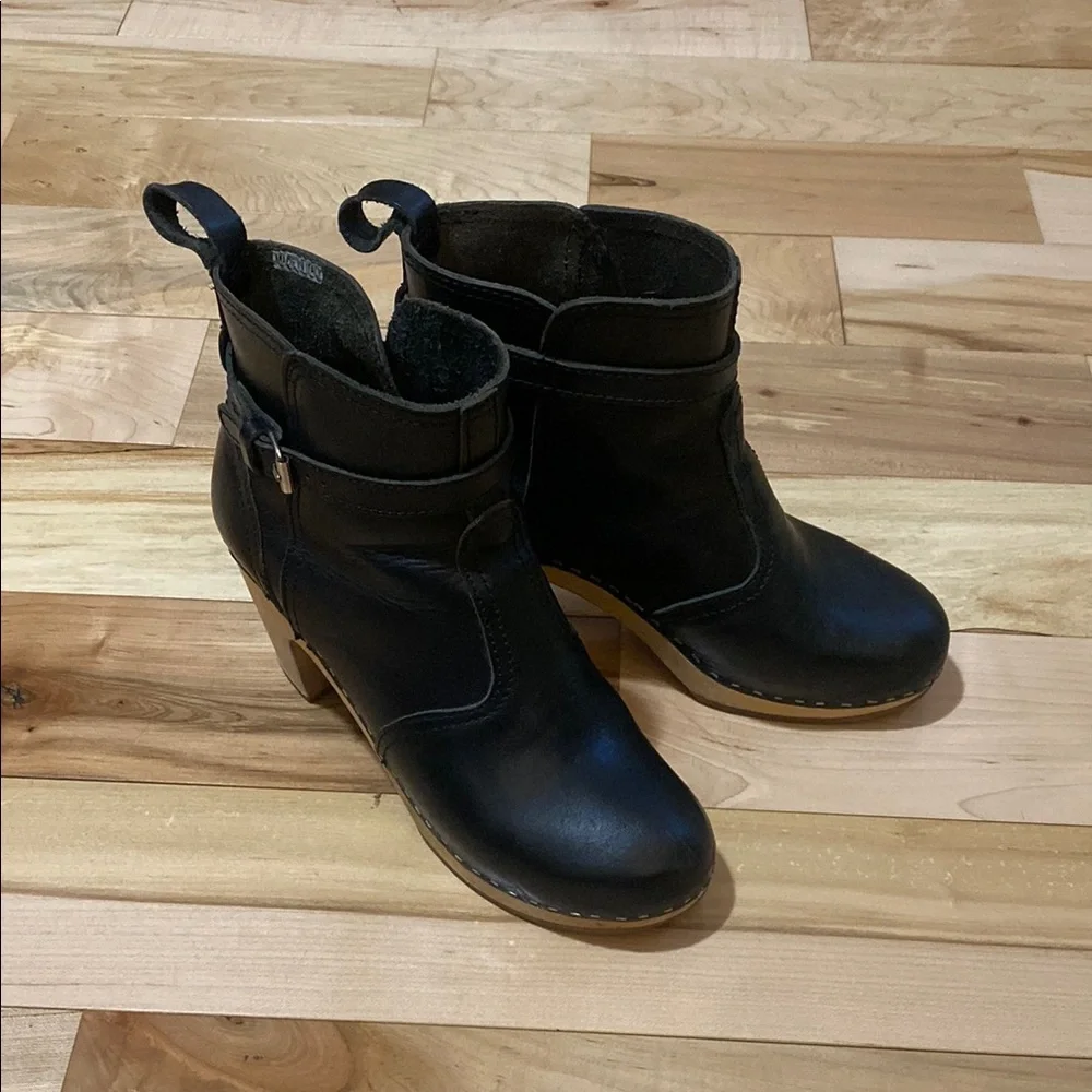 Women's Black Clog Style Ankle Boots - Picture 1 of 17